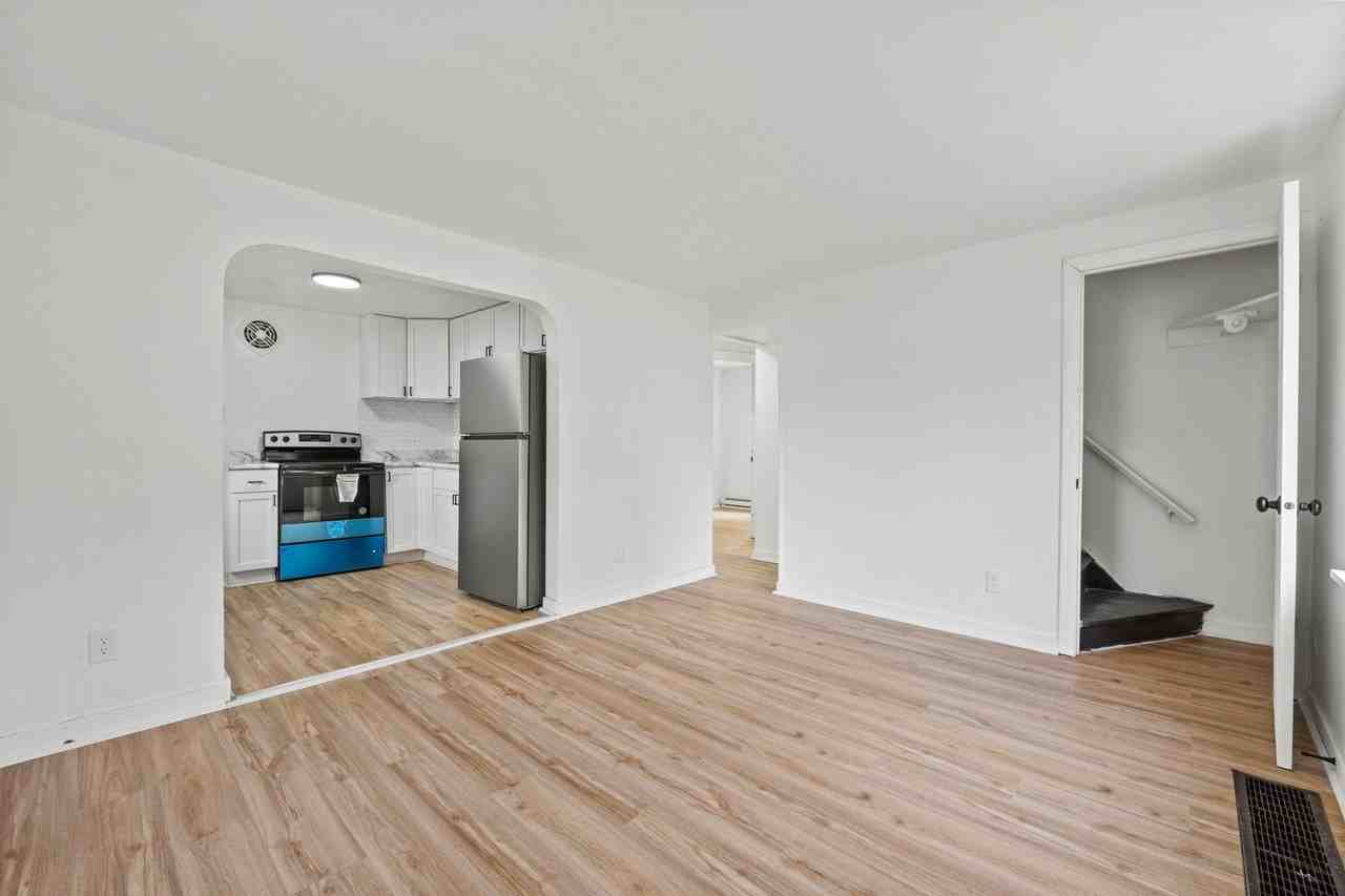 2030 Covington Rd - Photo 3 of 34