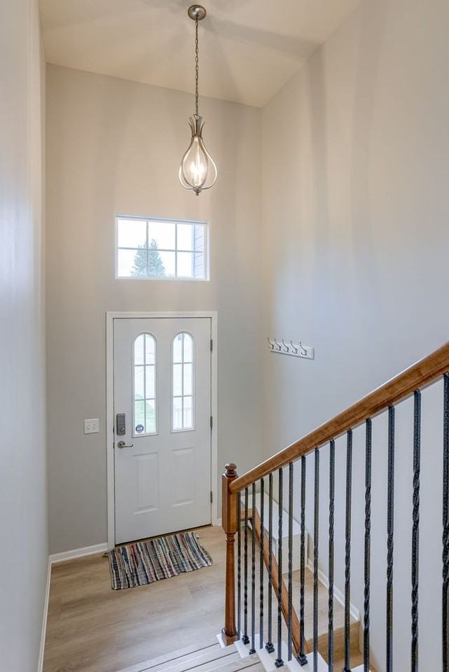 19155 Drexel Cir - Photo 2 of 25