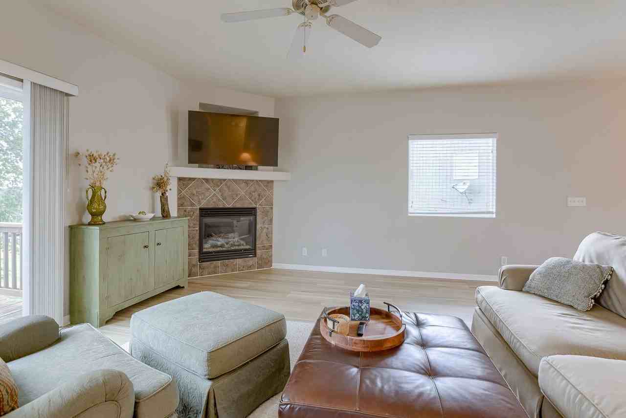 19155 Drexel Cir - Photo 4 of 25