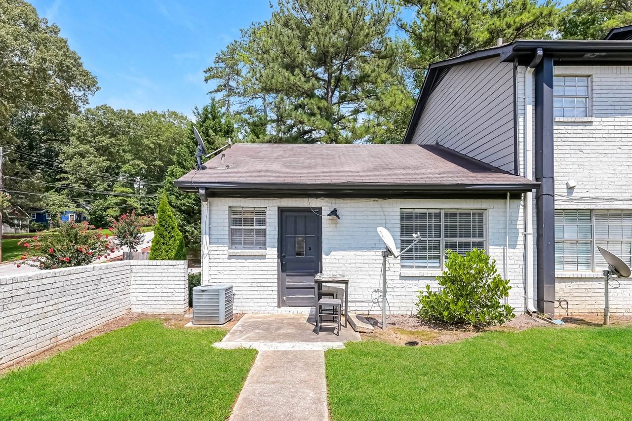 2721 White Oak Dr #21 - Photo 5 of 9