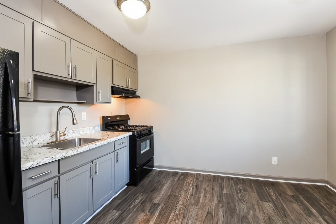 2721 White Oak Dr #35 - Photo 2 of 23