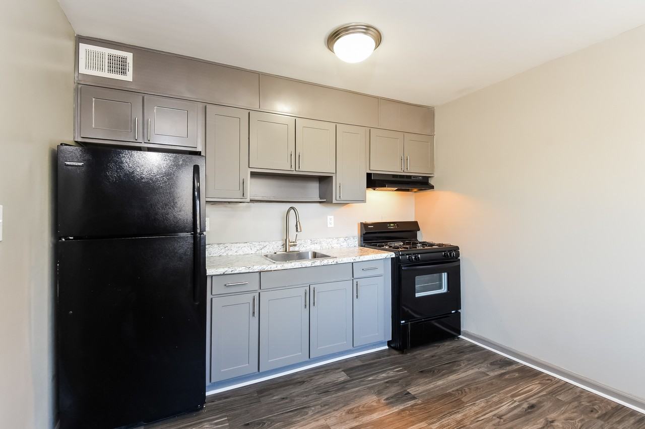 2721 White Oak Dr #35 - Photo 3 of 23