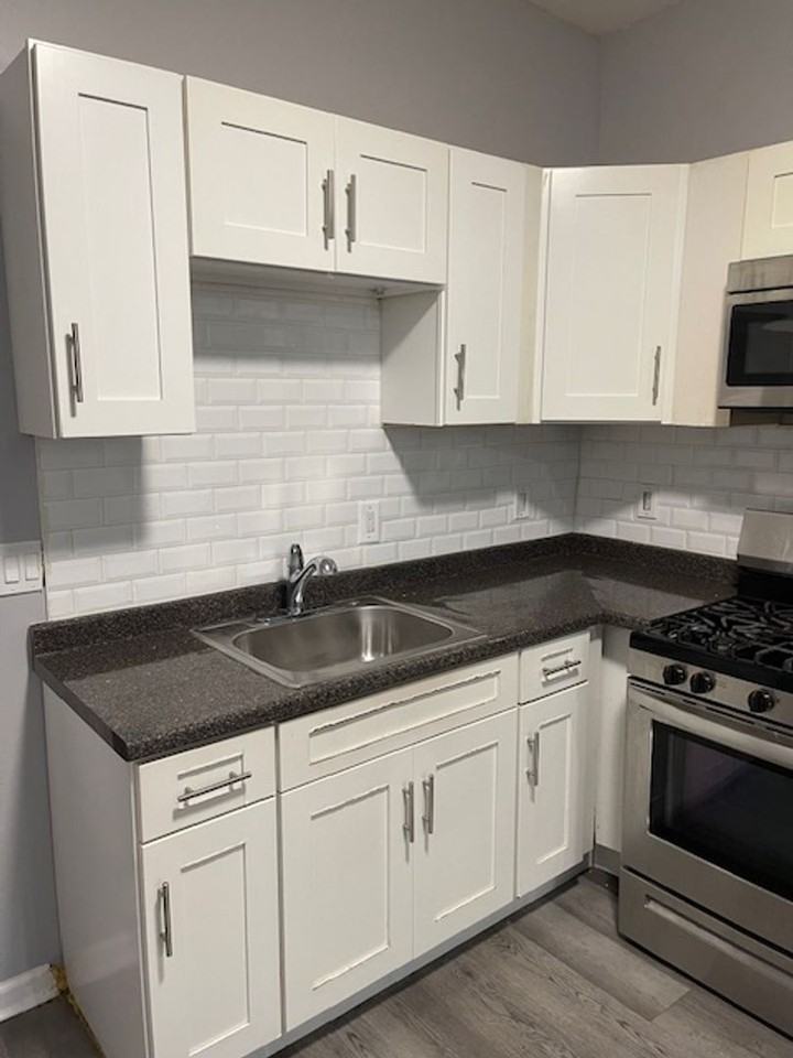3411 G St - Photo 2 of 11
