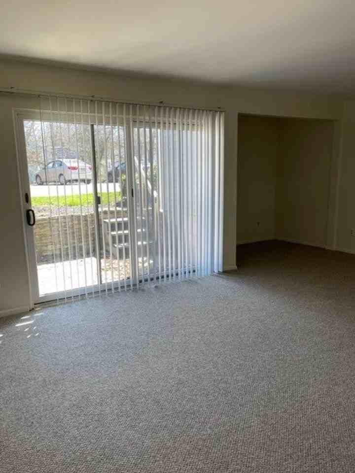 Clinton House Apartments - Photo 2 of 5