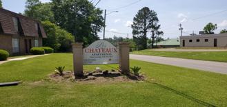 Les Chateaux Apartments - Photo 1 of 1