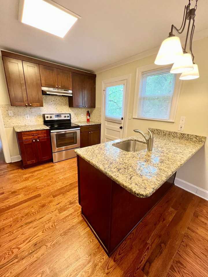 1911 Mcgavock Pike - Photo 3 of 19