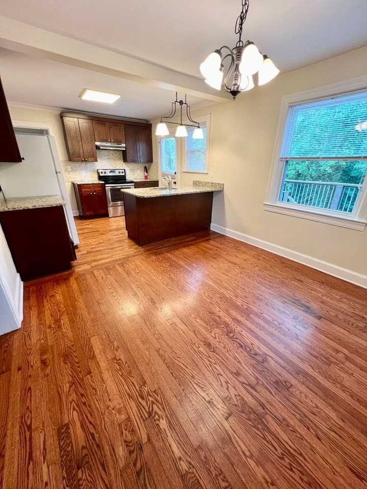 1911 Mcgavock Pike - Photo 4 of 19