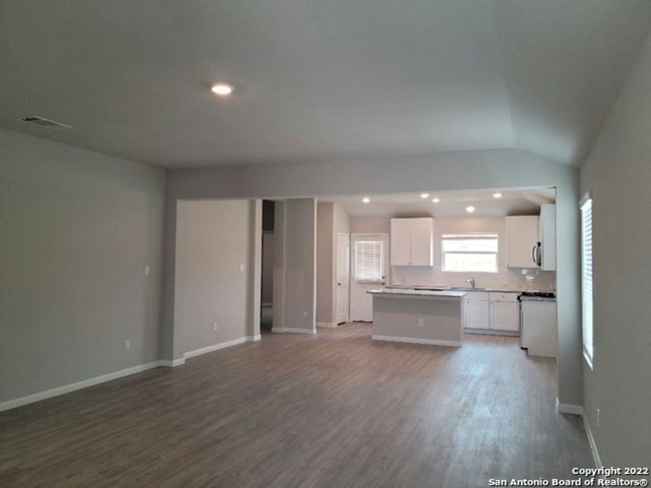 6703 Beehive Dr - Photo 2 of 23