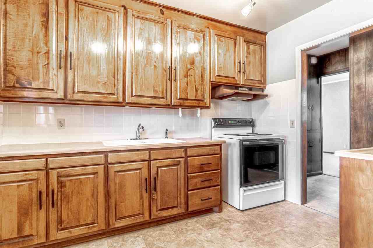 1005 N 12th St - Photo 3 of 10