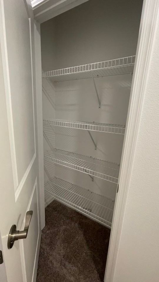 7054 Sunland Hills Ave - Photo 6 of 47