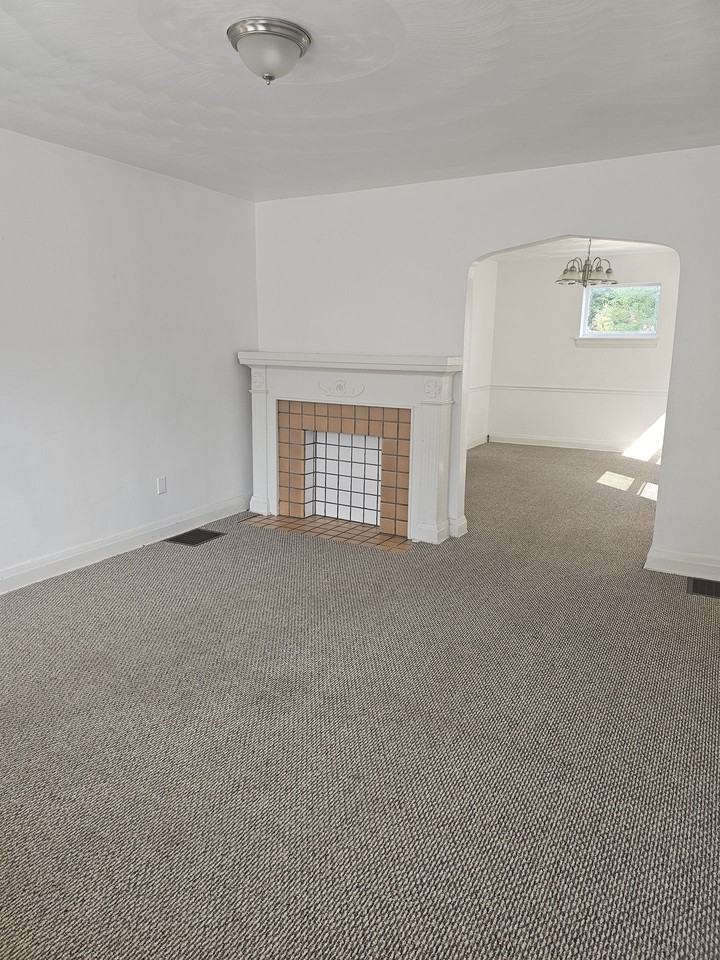 408-410 West 6th Street - Photo 2 of 15