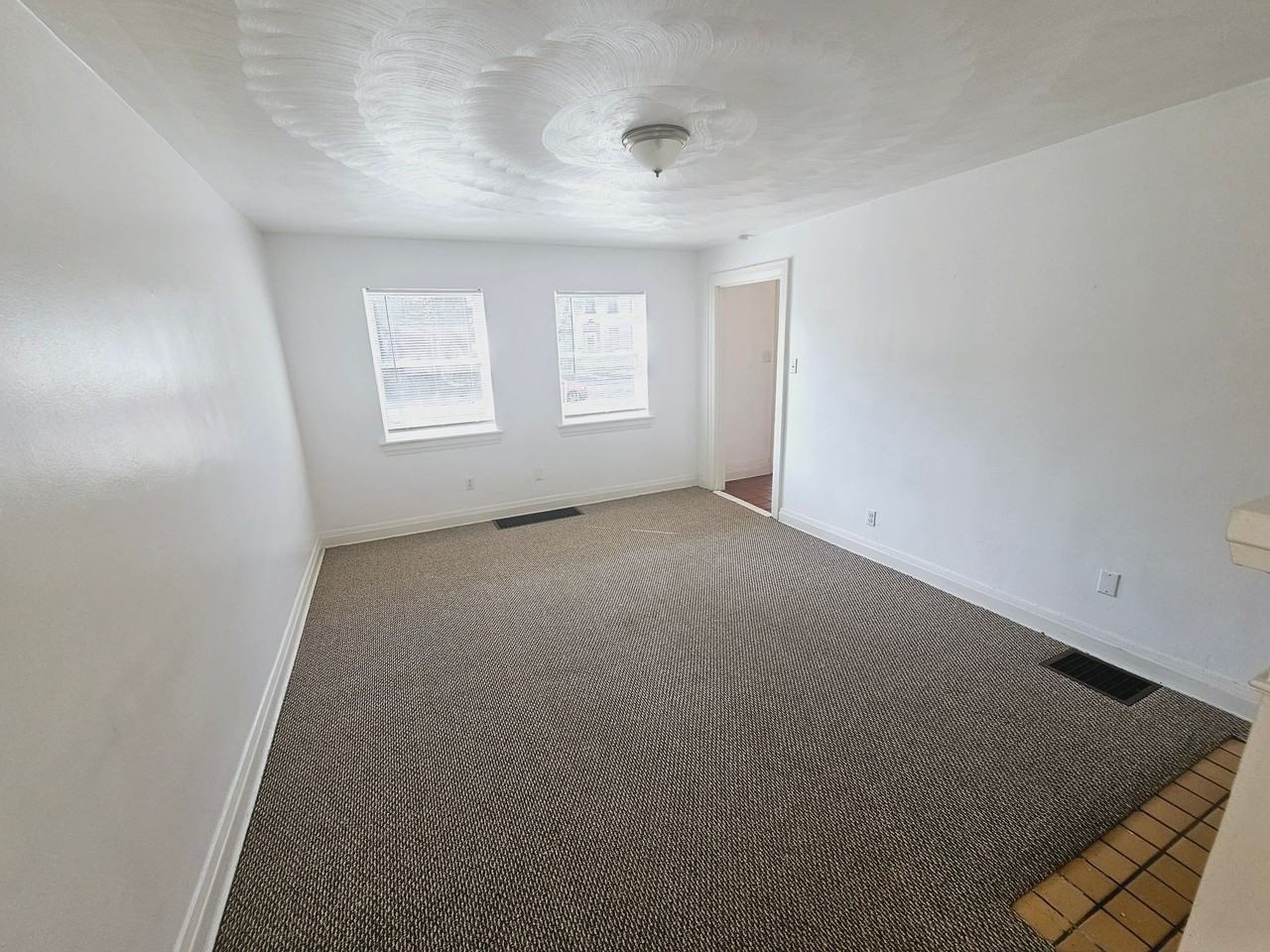 408-410 West 6th Street - Photo 3 of 15