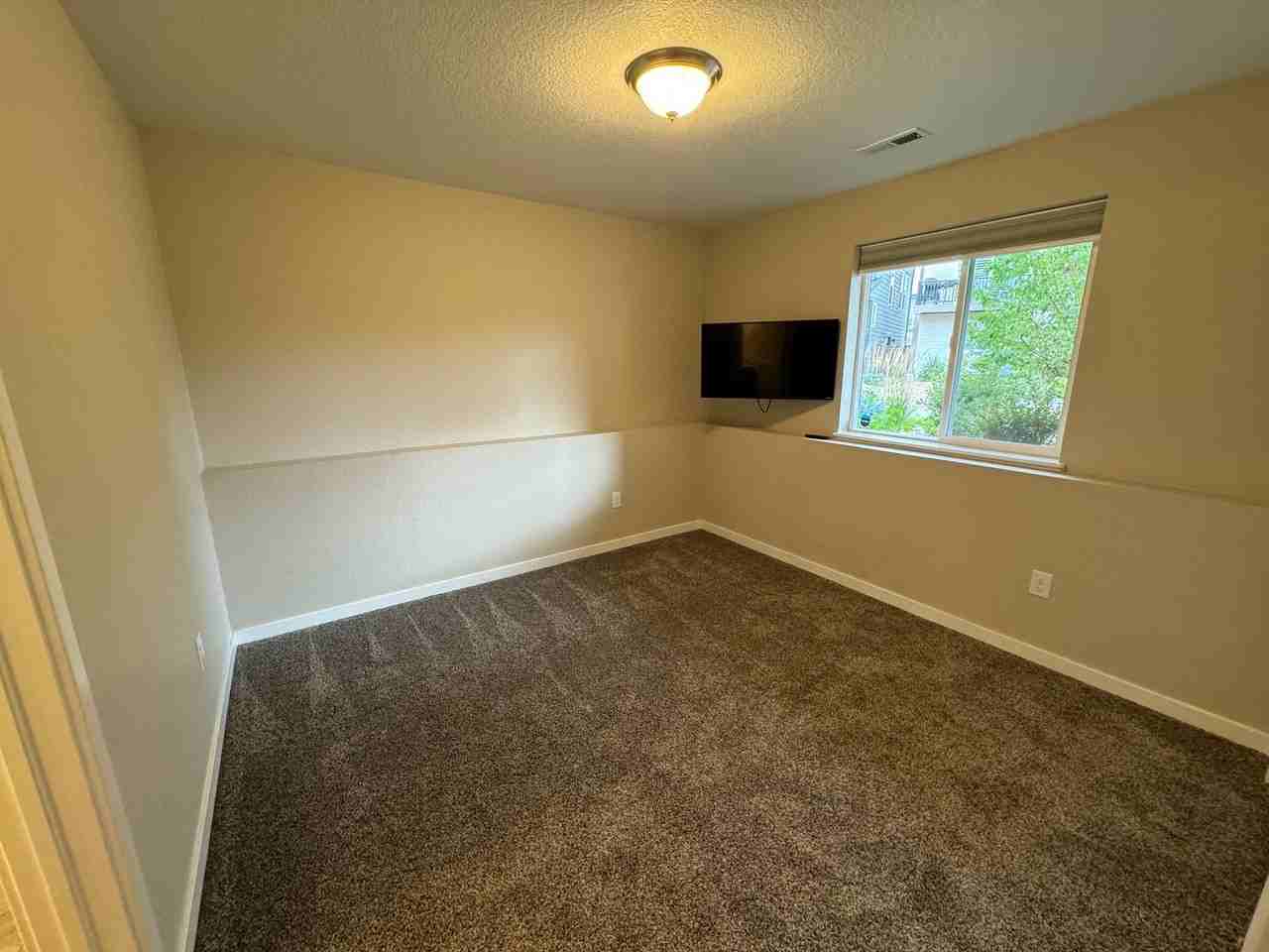 7252 Cedarbrook Ln - Photo 2 of 17