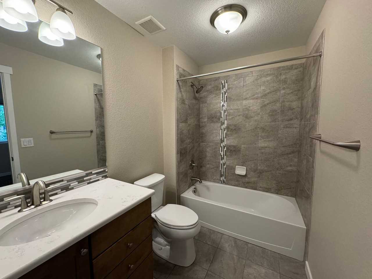 7252 Cedarbrook Ln - Photo 3 of 17