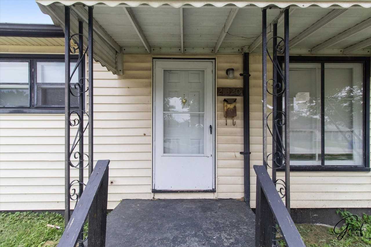 21320 La Salle Blvd - Photo 2 of 15