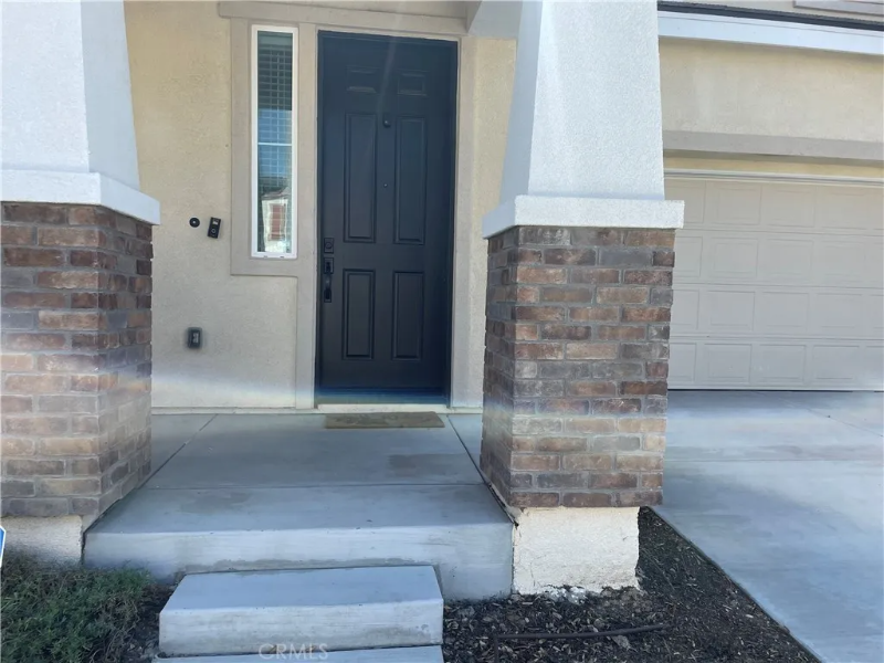 12817 Meridian St - Photo 2 of 18