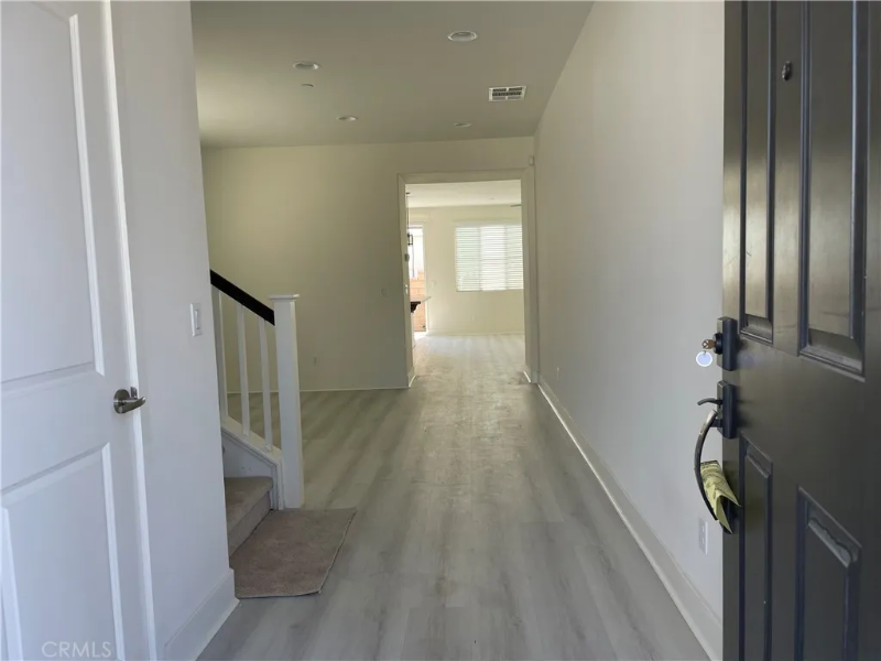 12817 Meridian St - Photo 4 of 18