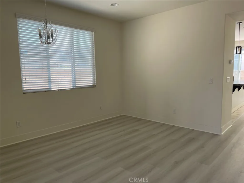 12817 Meridian St - Photo 6 of 18