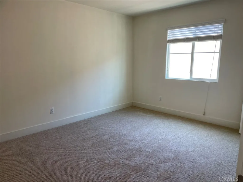 12817 Meridian St - Photo 7 of 18