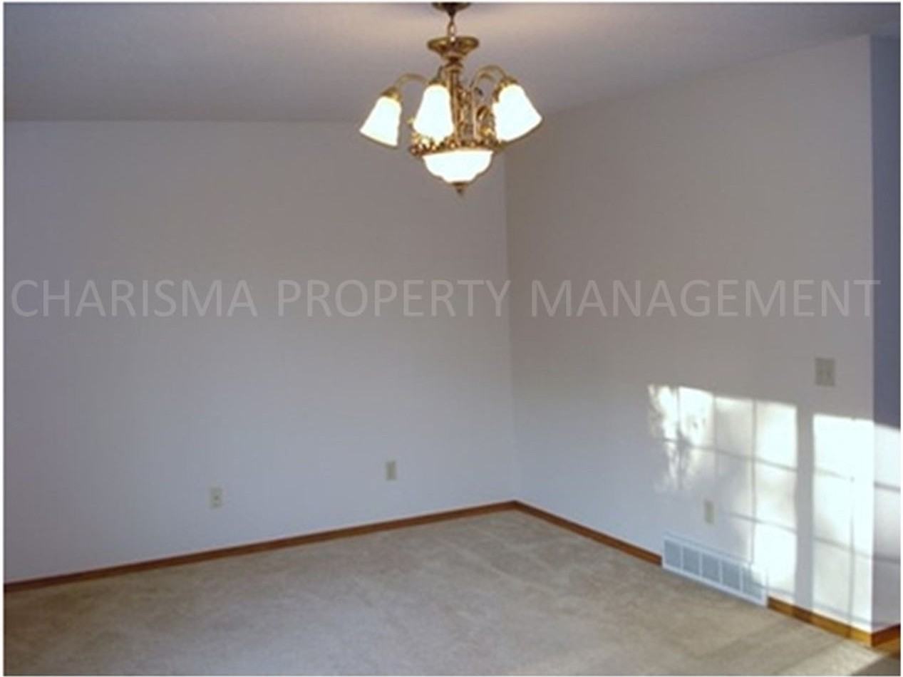 2721 S Maywood Dr - Photo 5 of 12