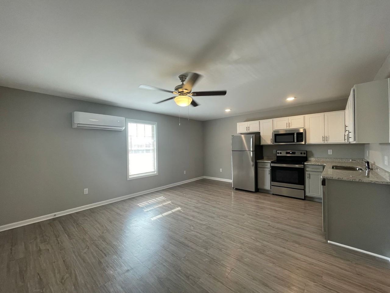 455 Pauline Dr - Photo 2 of 11