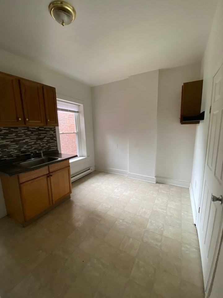 1130 Willow St - Photo 2 of 6