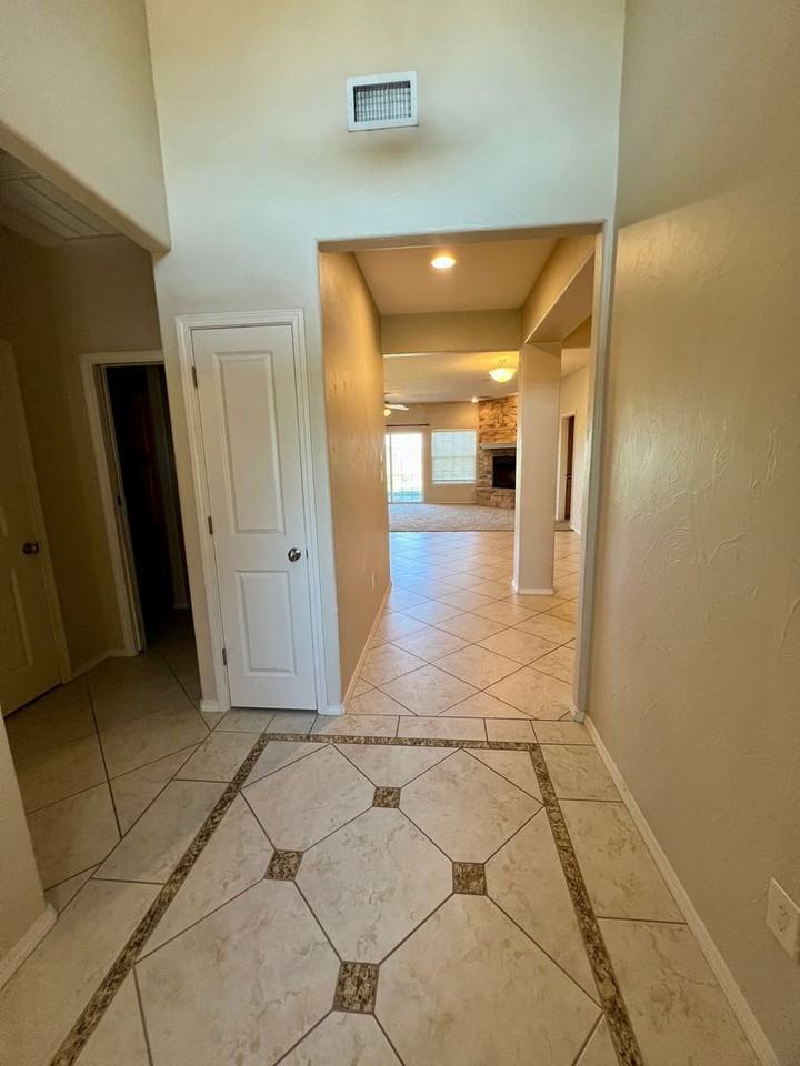 3 Fairway Ct - Photo 3 of 25