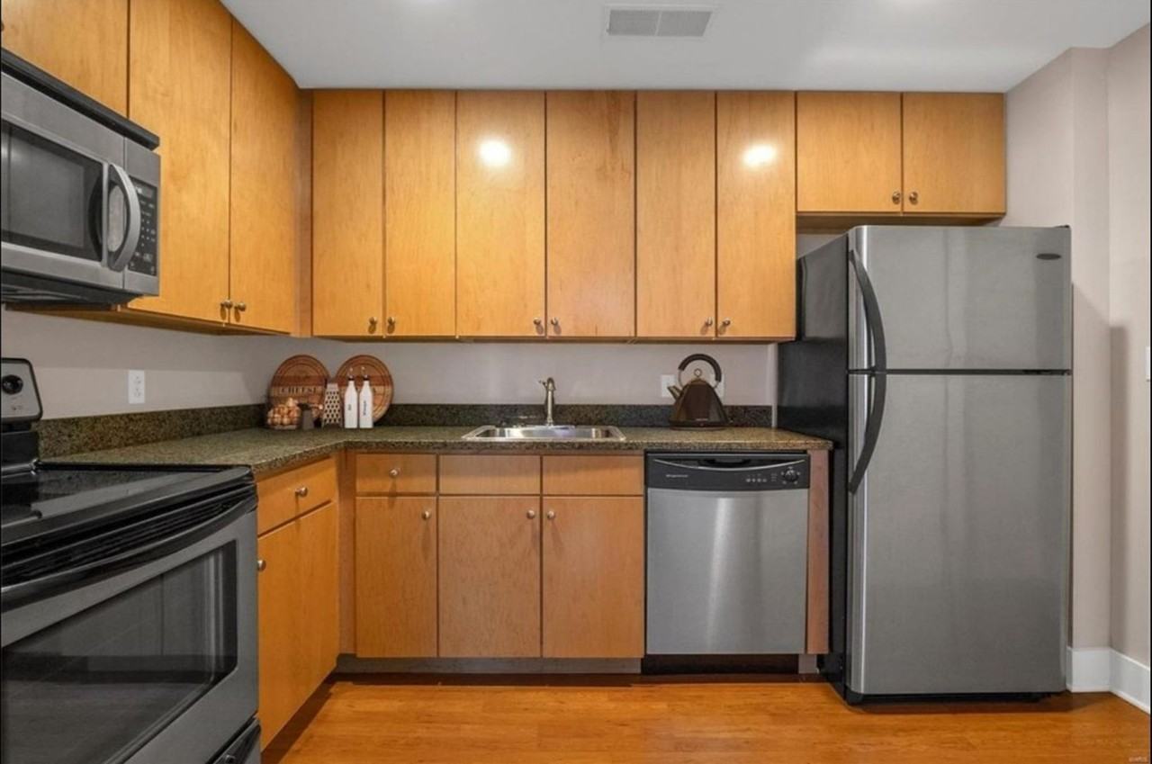 314 N Broadway #706 - Photo 7 of 12