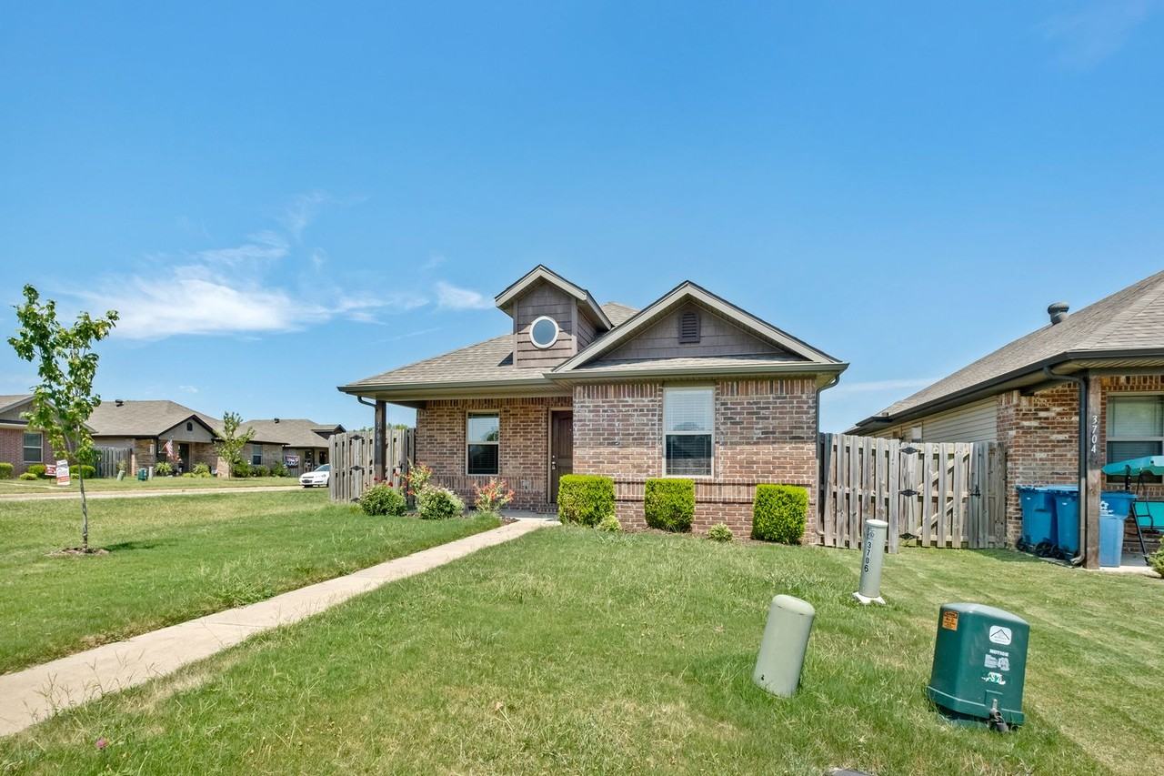 3706 Sw Capstone Ct - Photo 3 of 28