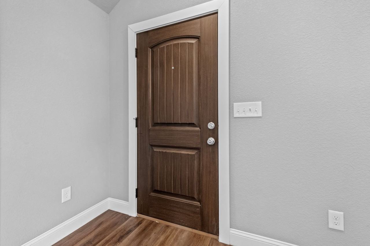 3706 Sw Capstone Ct - Photo 5 of 28