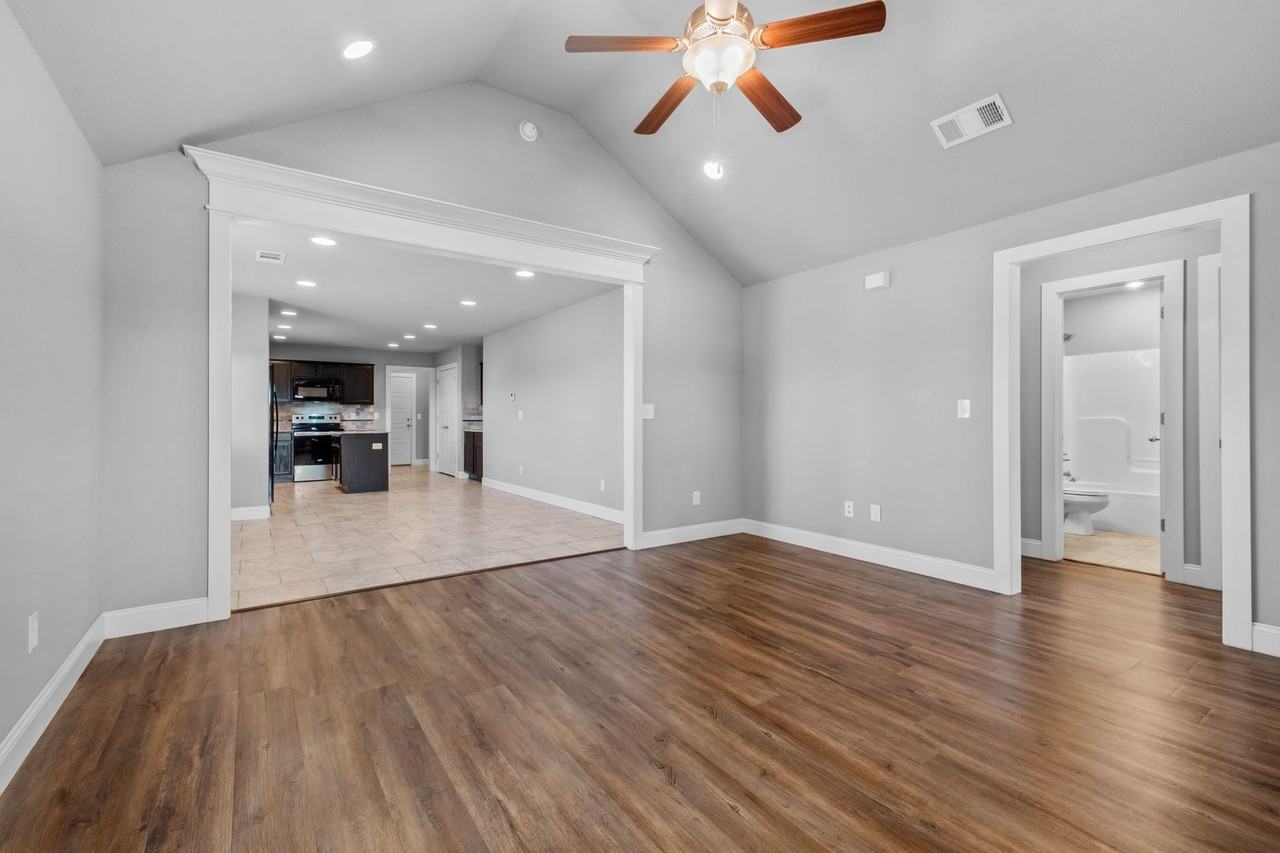 3706 Sw Capstone Ct - Photo 6 of 28