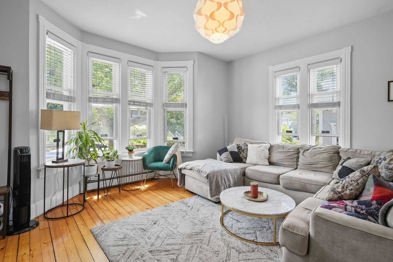 74 Woodbine St #1 - Photo 5 of 18
