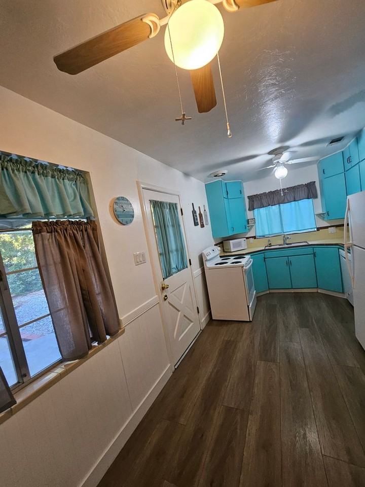 1150 Butte St - Photo 4 of 14