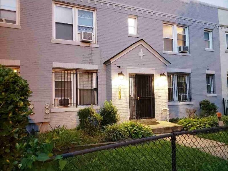1251 Penn St Ne #4