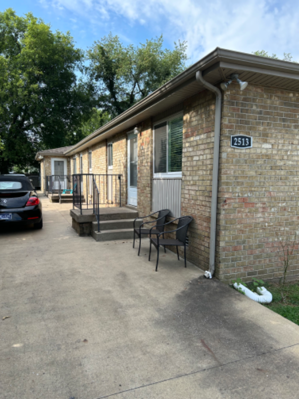 2513A W Heiman St #A - Photo 2 of 10