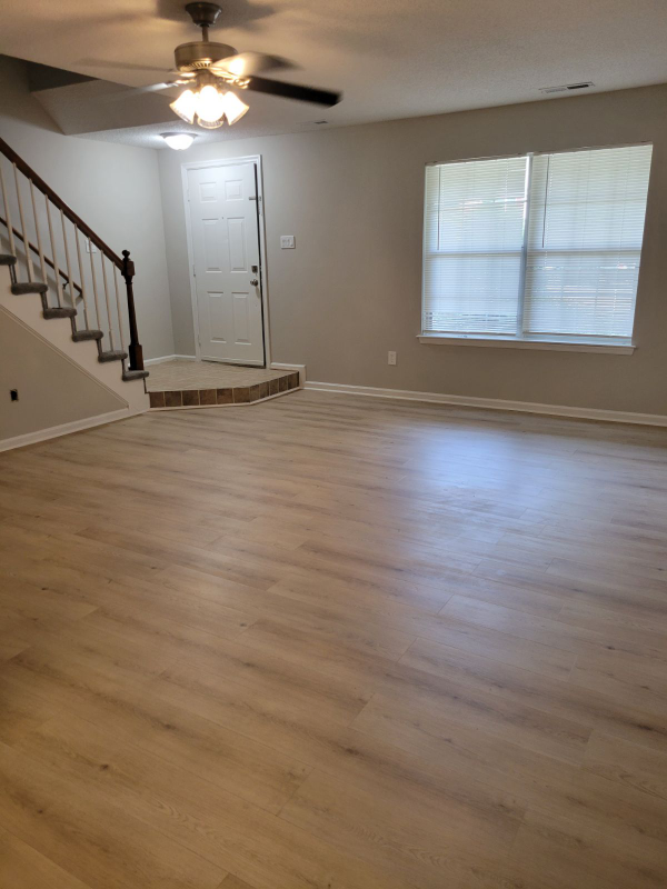 405 S Hill Ln - Photo 2 of 14