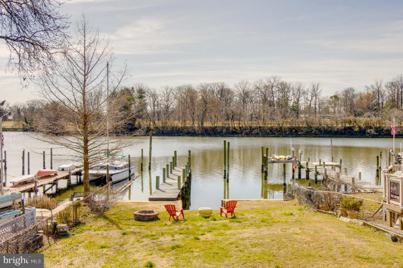 43 Waterview Rd - Photo 2 of 19