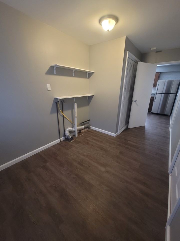 1708 Lindenwood Ave #NA - Photo 4 of 11