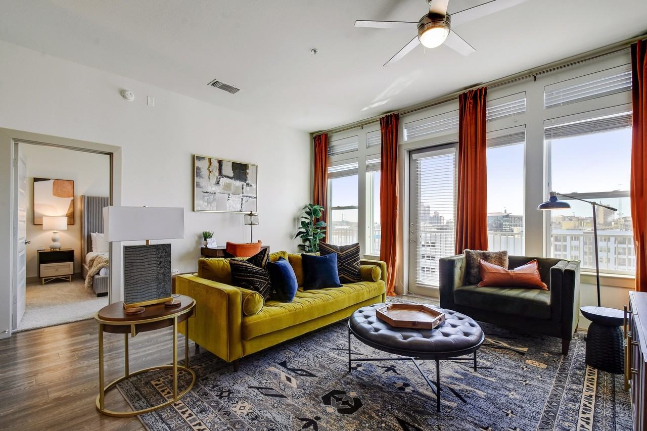 Jones and Rio - Photo 3 of 50