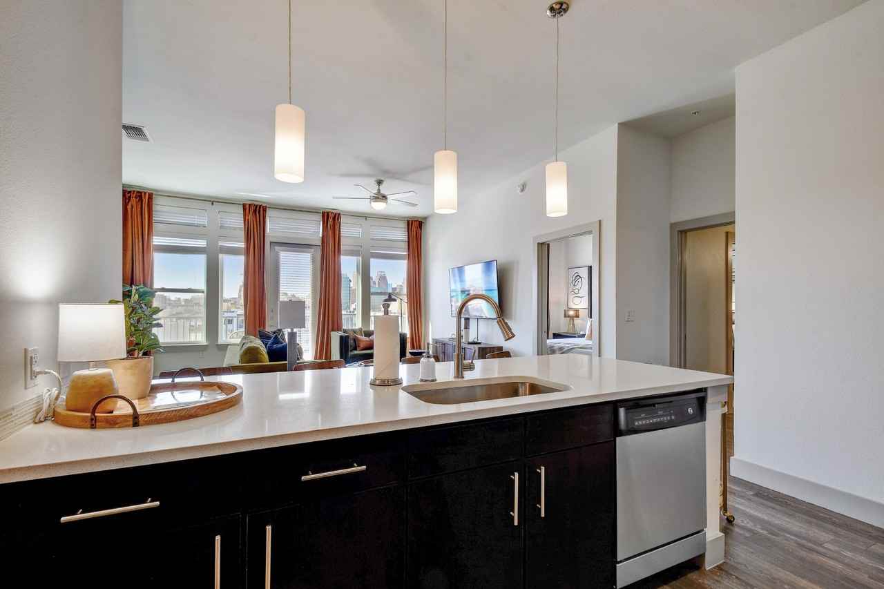 Jones and Rio - Photo 6 of 50