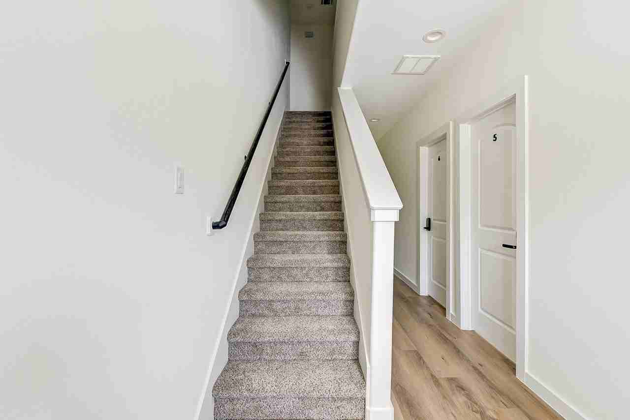 Little St - Photo 5 of 20