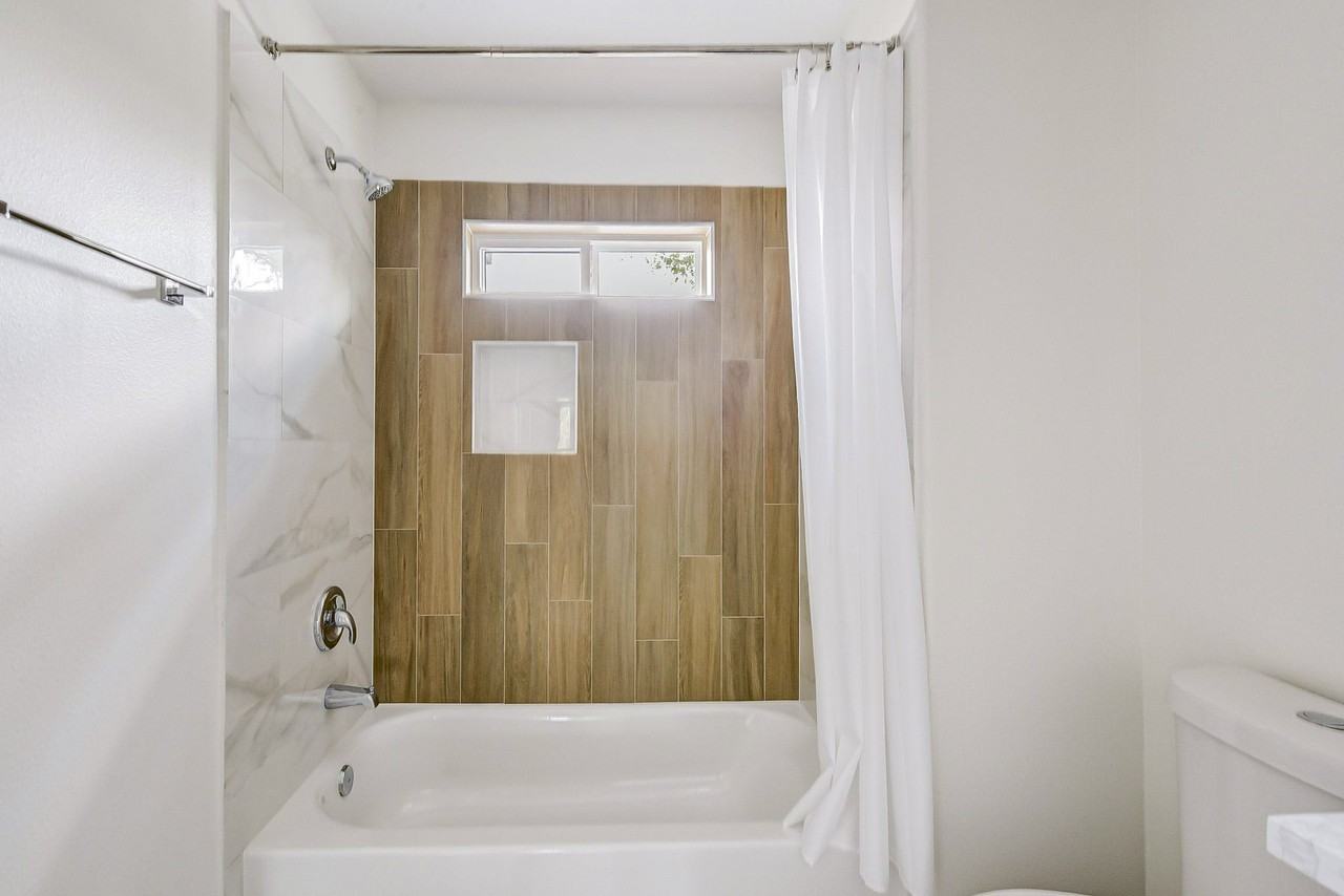 Little St - Photo 6 of 20