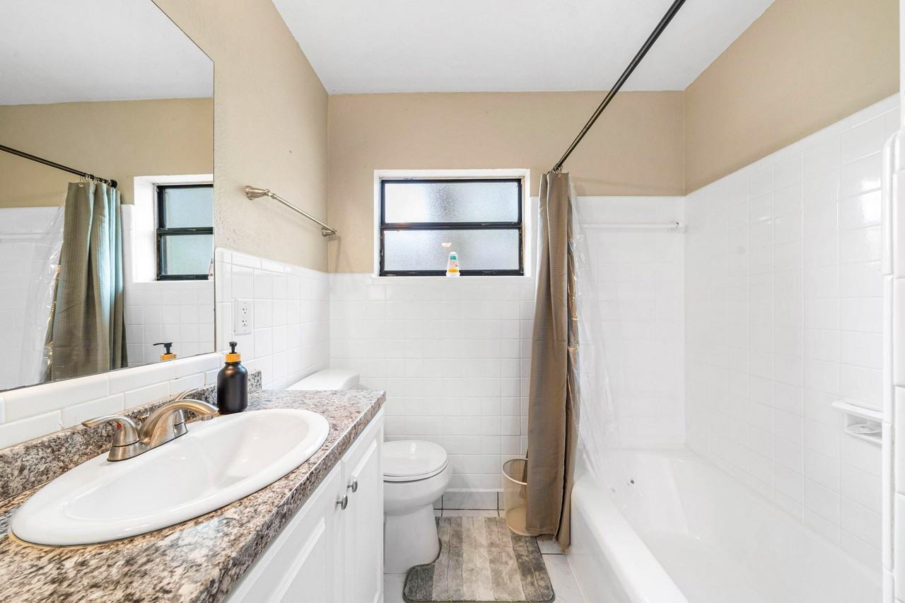 Bolling Dr - Photo 3 of 11