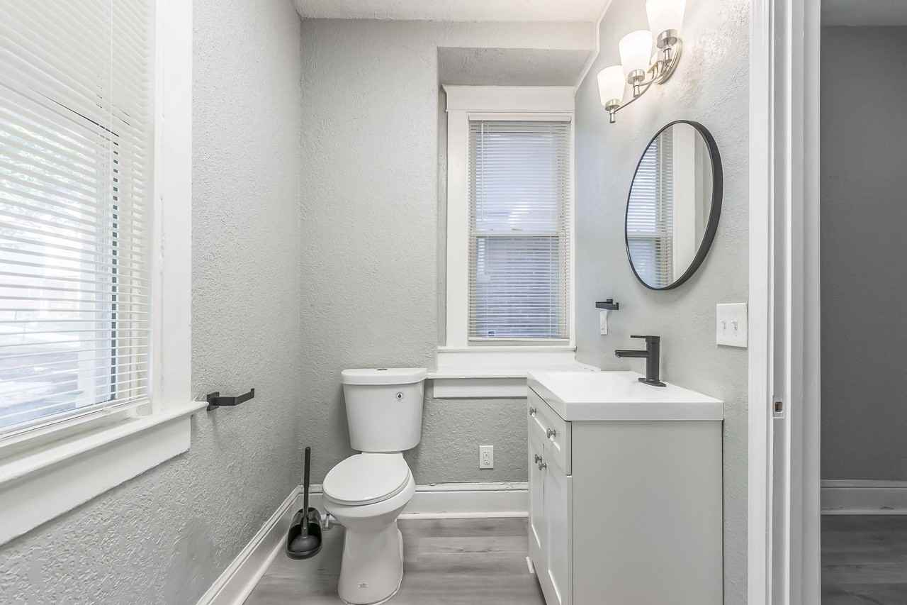 Agnes Ave - Photo 3 of 11