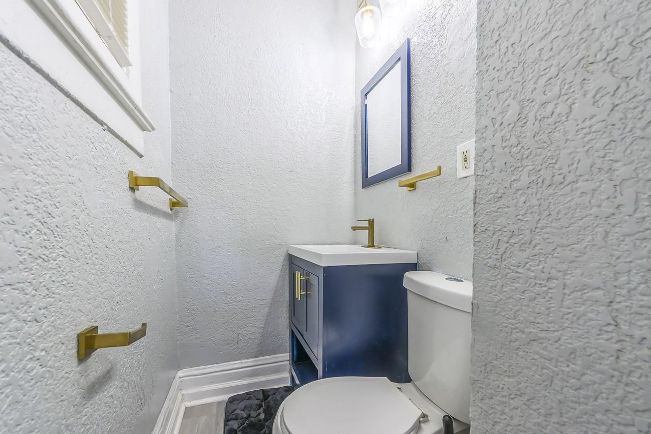 Agnes Ave - Photo 4 of 11