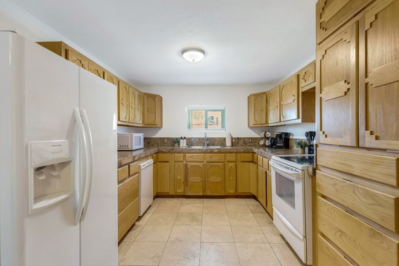 E Campo Bello Dr - Photo 3 of 11