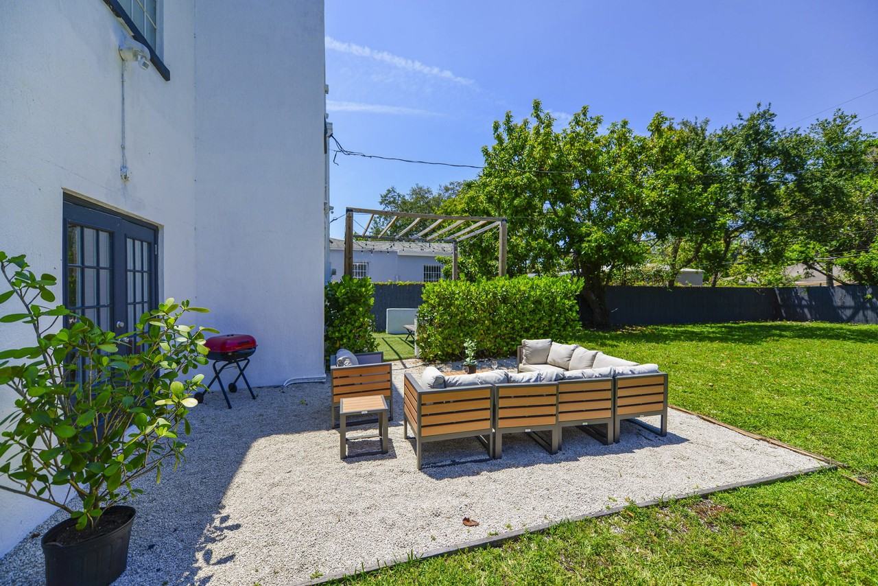 Nw 48th St - Photo 2 of 21