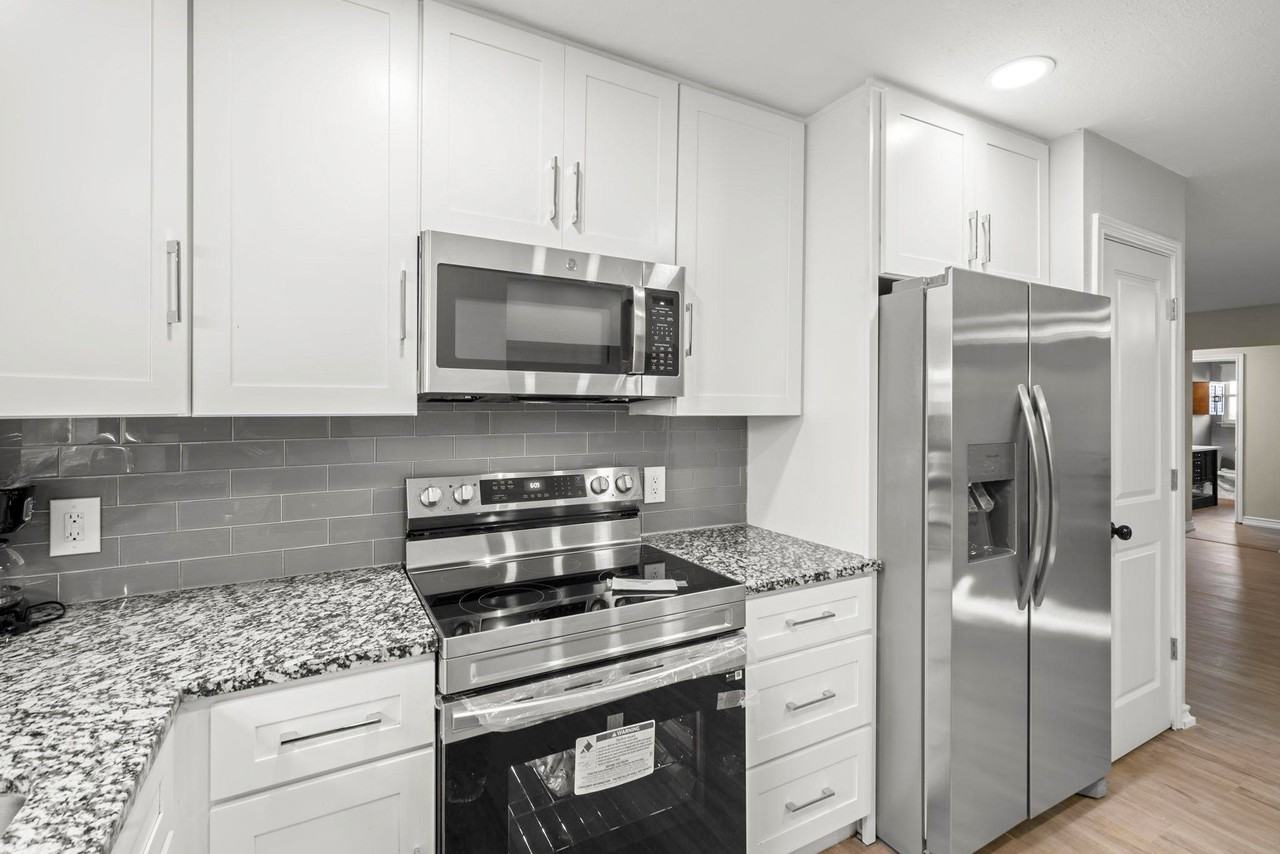 Brookmere Dr - Photo 2 of 19