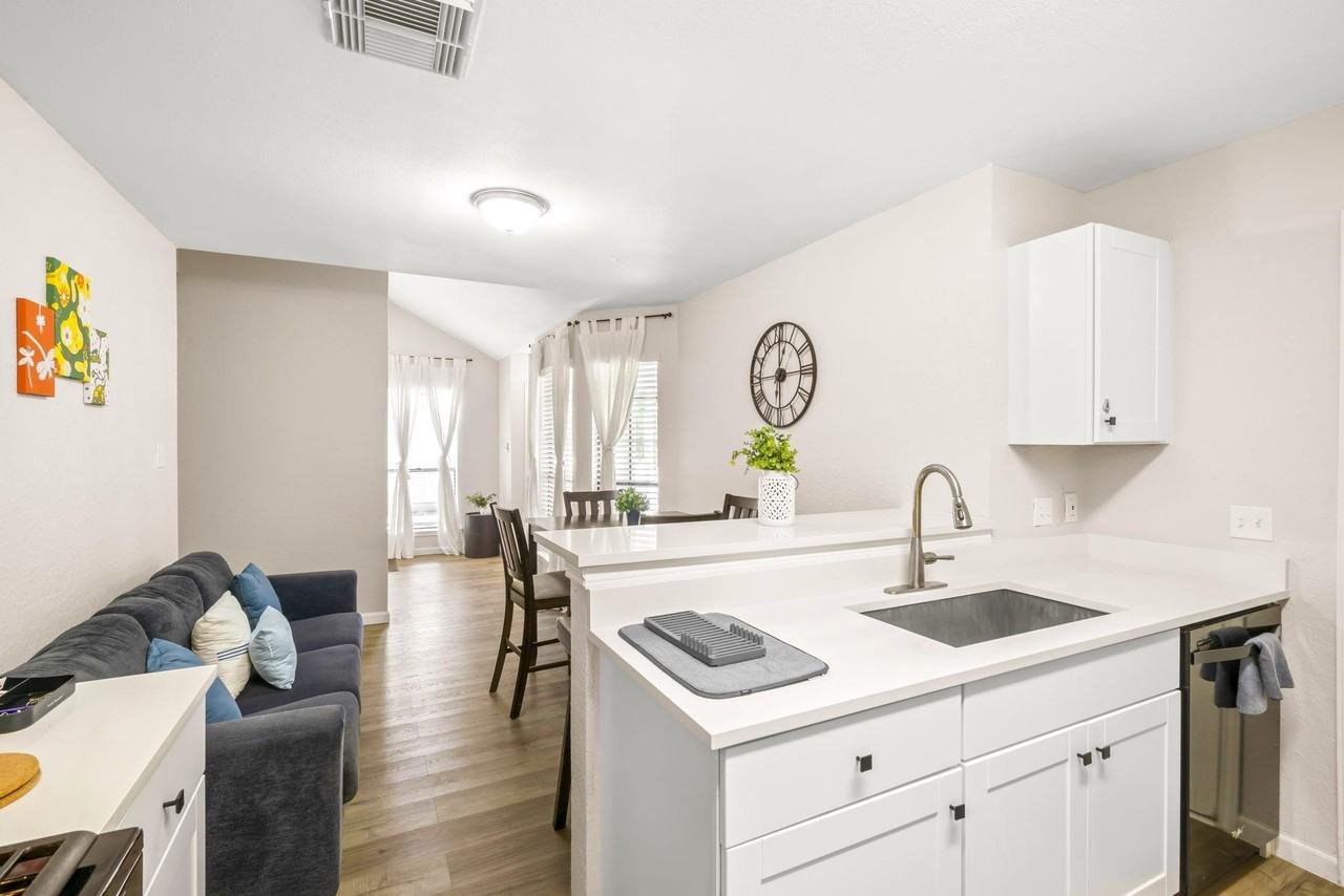 Meadowcreek Dr - Photo 7 of 18