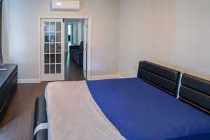 featured image of E 92nd St